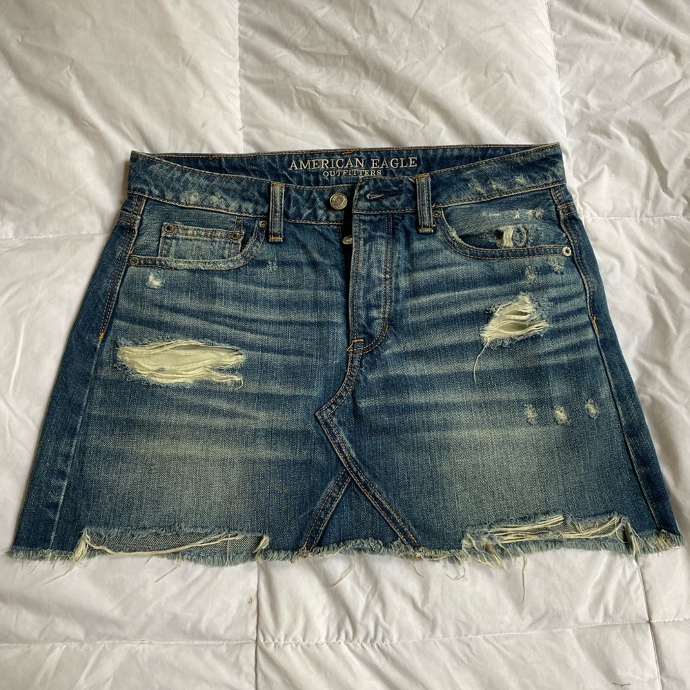 American Eagle Distressed Jean Skirt Size 4